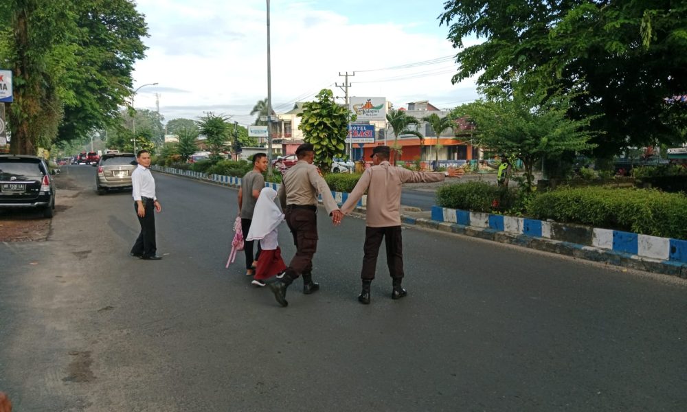 Setiap Senin, Seluruh Personel Polresta Bengkulu Turun Atur Lalu Lintas dan Hadir Ditengah Masyarakat