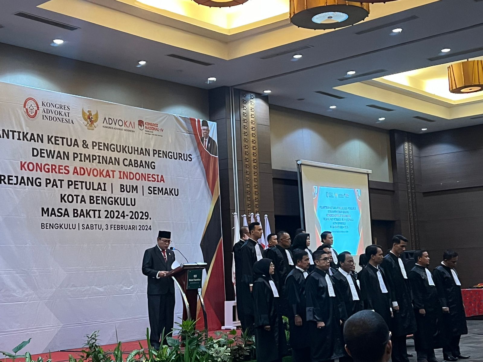 Presiden KAI Tjoetjoe Sandjaja Hernanto, menghadiri pelantikan Ketua DPC KAI se Provinsi Bengkulu masa bakti 2024-2029, sekaligus pengukuhan 18 advokat baru KAI.